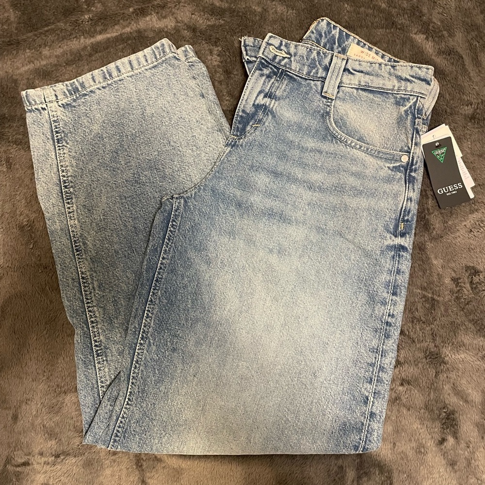 GUESS- Eco Baggy Balloon Jeans. NWT, size 27